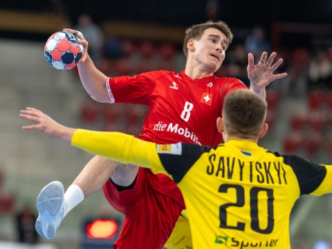 Schweizer Auftaktsieg am Yellow Cup – Manuel Zehnder feiert Comeback